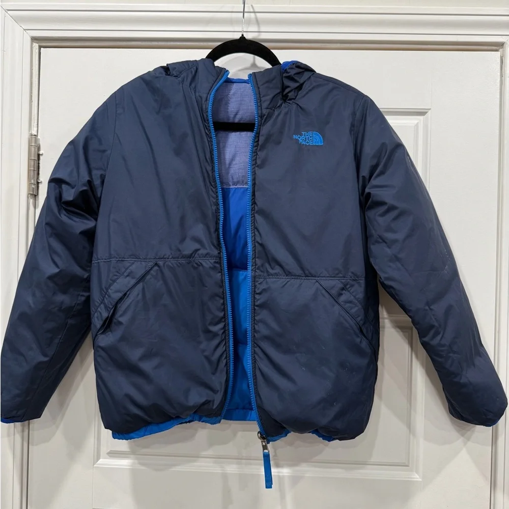 The North Face Kids Two-Tone and reversible Blue Puffer Jacket - Picture 5 of 6